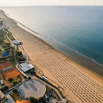 Bright Flat With Pool And Garden Apartmán Bibione