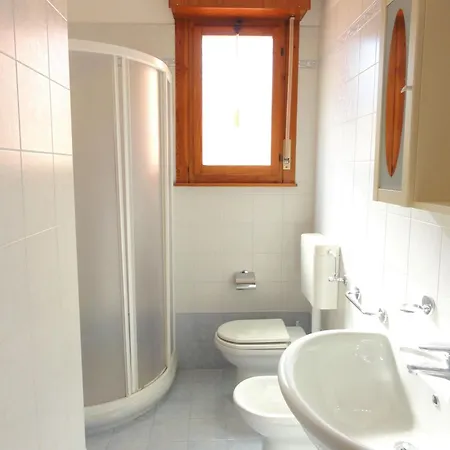 Apartamento Bright Flat With Pool And Garden