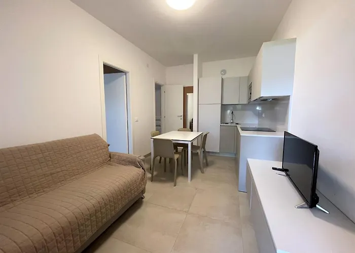 Bright Flat With Pool And Garden * 比比翁